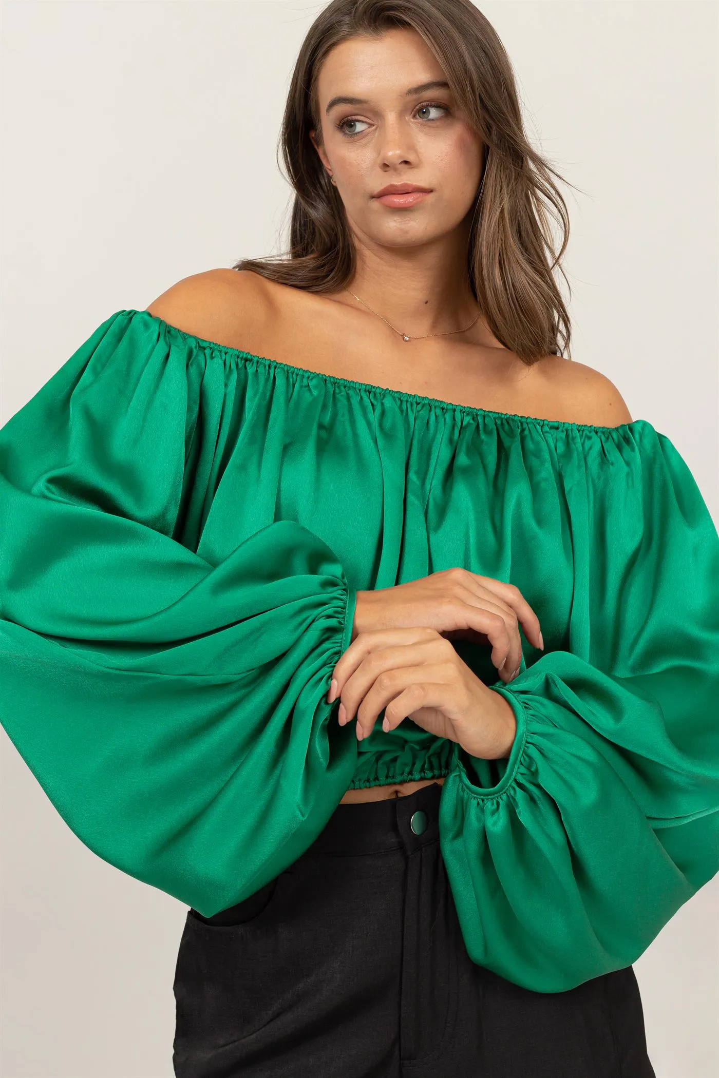 HF24F930-OFF-SHOULDER SATIN BALLOON SLEEVE TOP