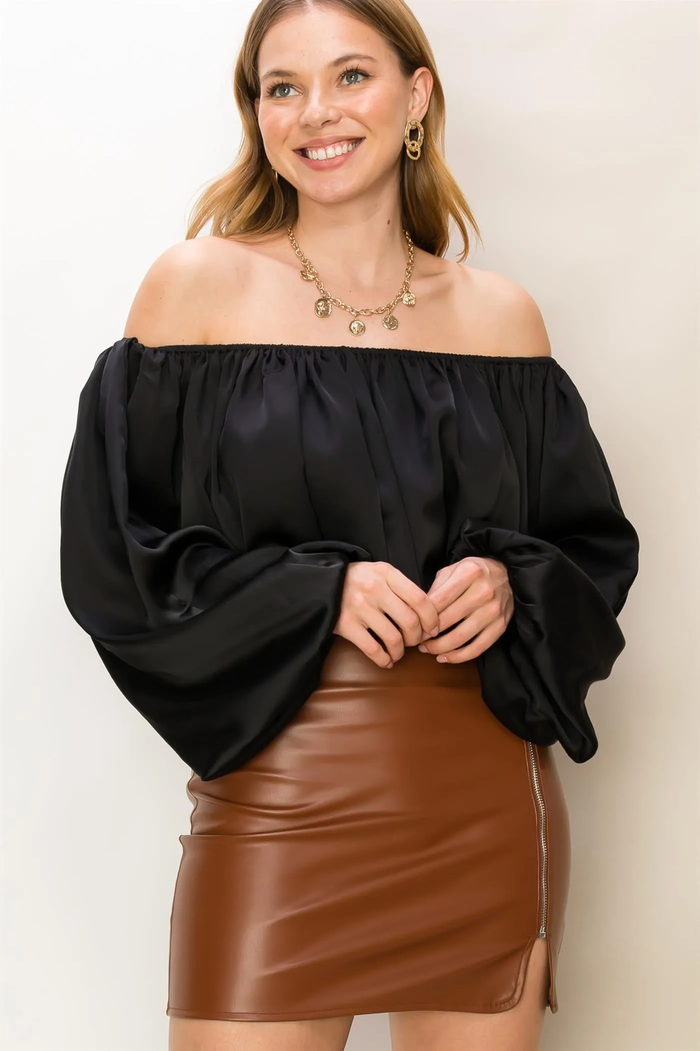 HF24F930-OFF-SHOULDER SATIN BALLOON SLEEVE TOP