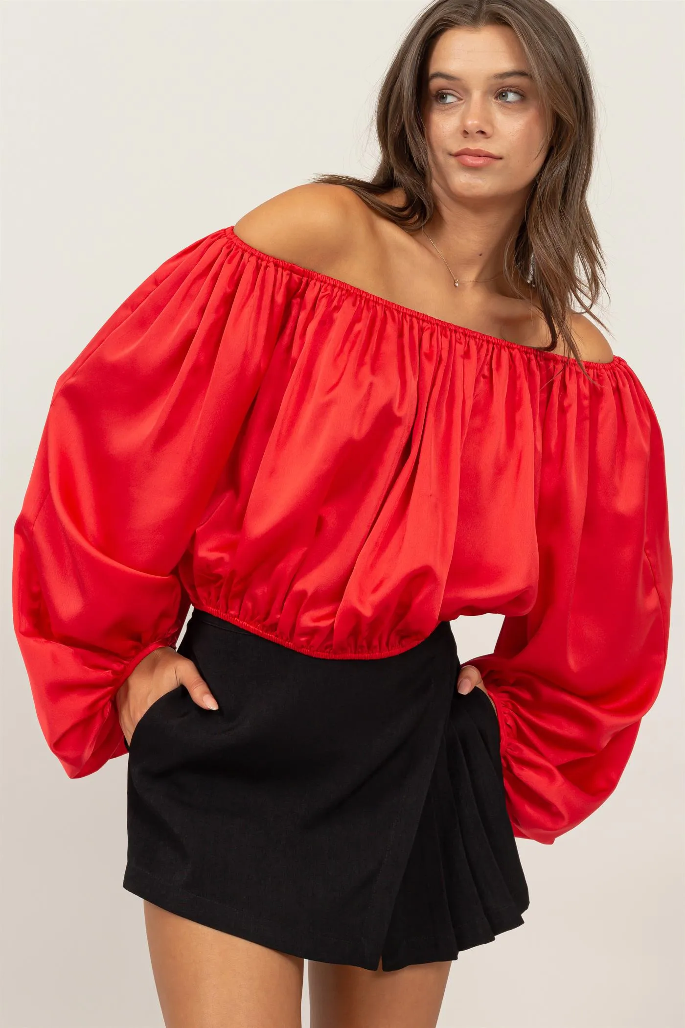 HF24F930-OFF-SHOULDER SATIN BALLOON SLEEVE TOP