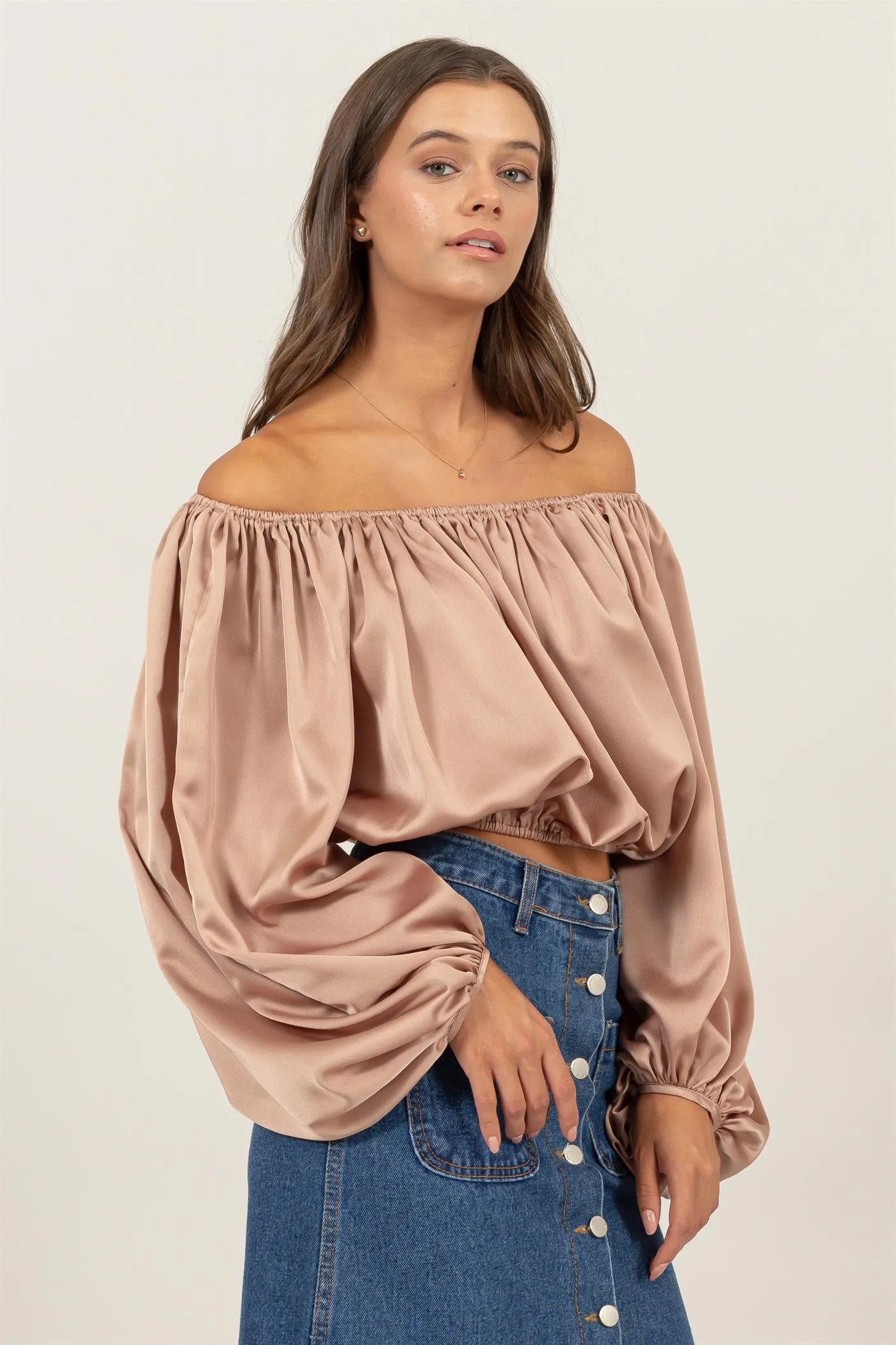 HF24F930-OFF-SHOULDER SATIN BALLOON SLEEVE TOP