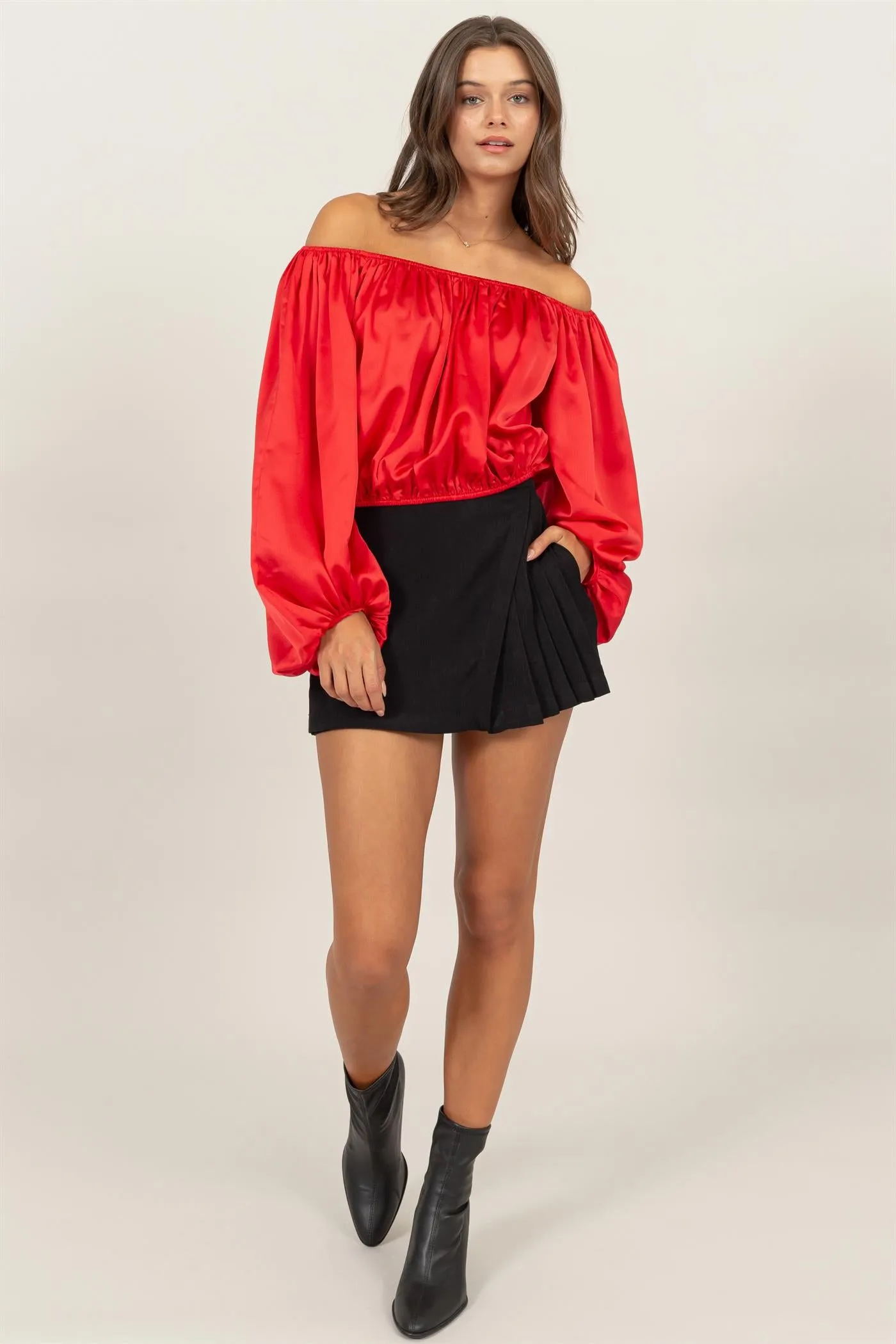 HF24F930-OFF-SHOULDER SATIN BALLOON SLEEVE TOP