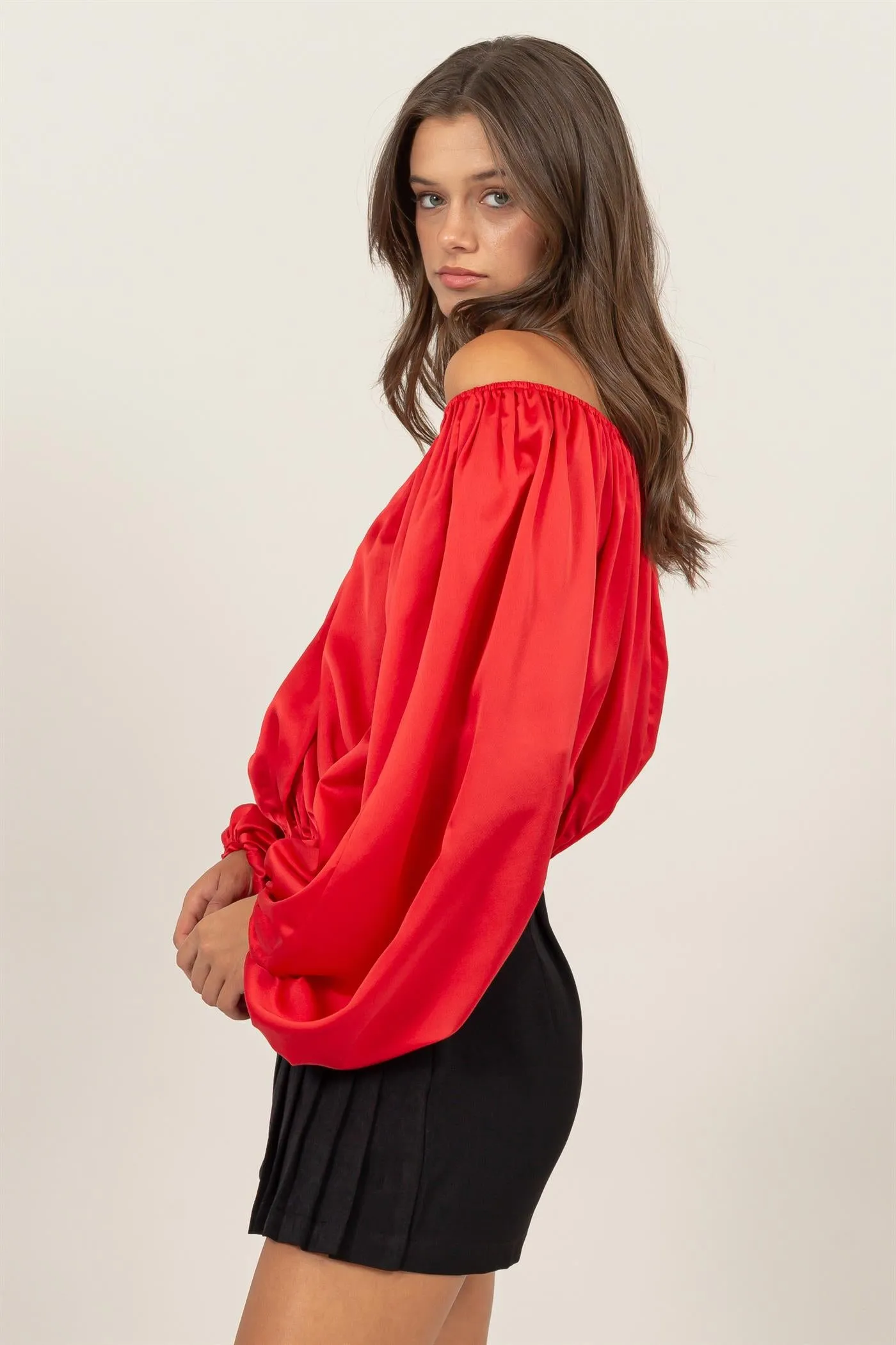 HF24F930-OFF-SHOULDER SATIN BALLOON SLEEVE TOP
