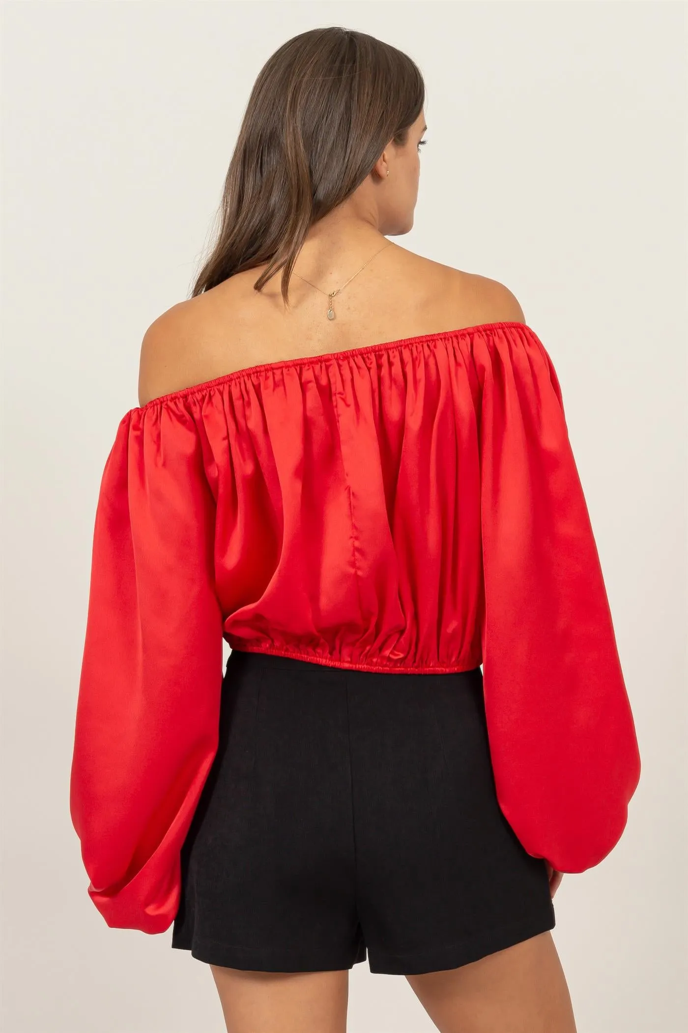 HF24F930-OFF-SHOULDER SATIN BALLOON SLEEVE TOP